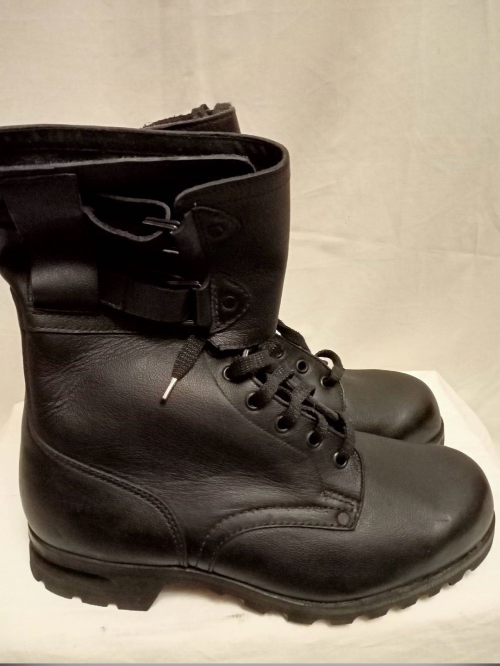 Vintage double buckle military combat boots